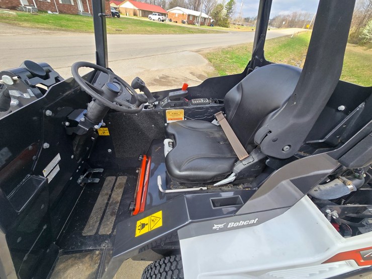 2023-bobcat-l28-image-23