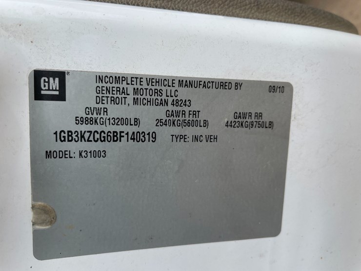 2011-chevrolet-3500-image-65