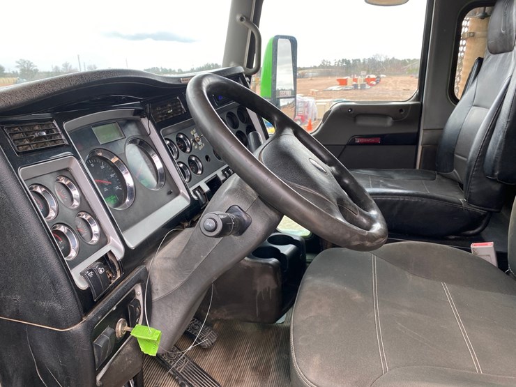 2015-kenworth-t800-image-40
