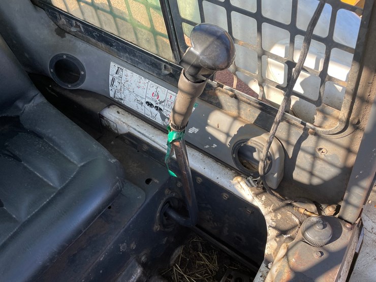 2005-bobcat-t300-image-40