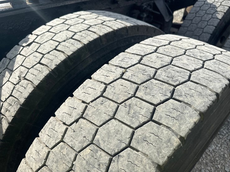 2002-mack-ch613-image-59