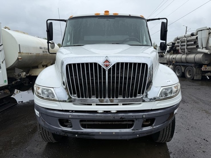 2006-international-durastar-4400-image-7