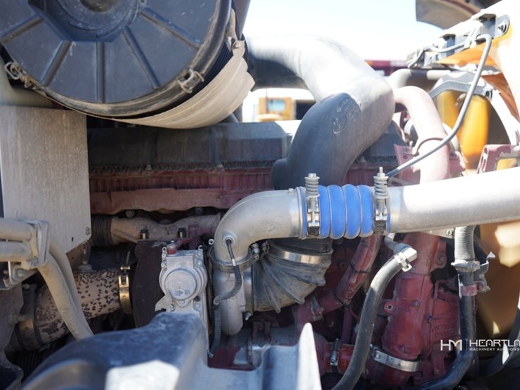 2018-mack-granite-gu713-image-32