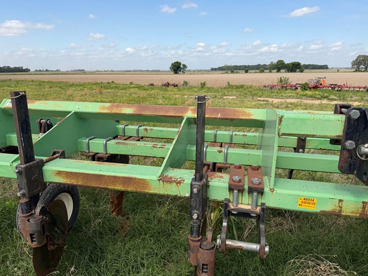 #46934-•-bigham-6-row-38"-terra-till-image-35