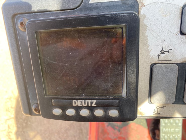 #1306-•-2018-skyjack-8,000lb-telehandler-image-27