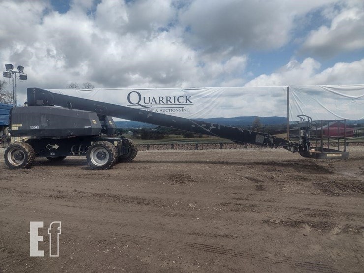 2013-jlg-800s-image-1