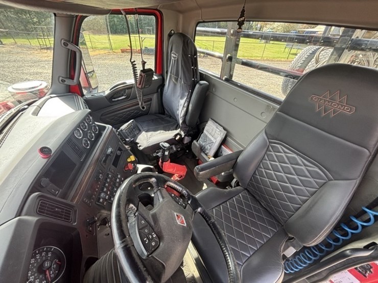 2023-international-hx520-image-32