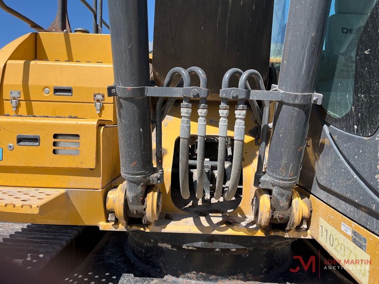 2019-john-deere-6-image-19