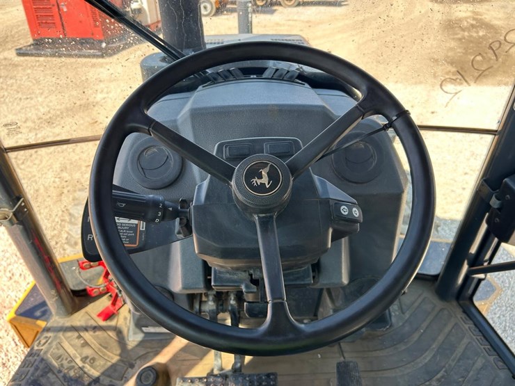 2021-deere-310l-image-29