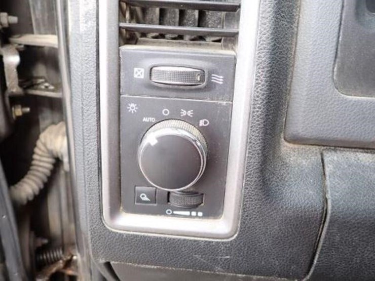 2014-ram-2500-hd-image-18