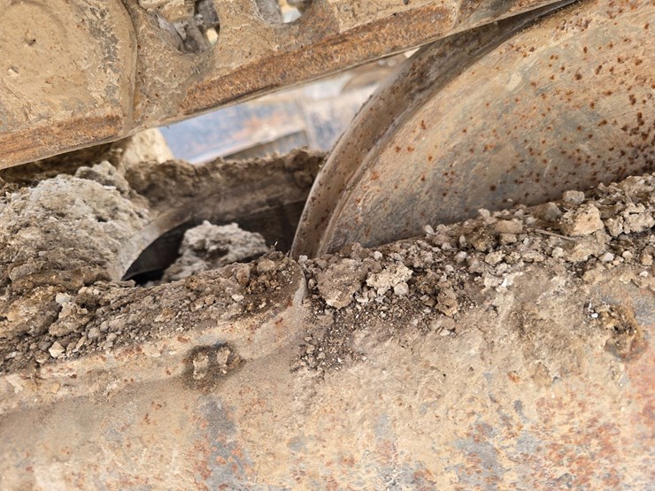 2013-caterpillar-324el-image-55