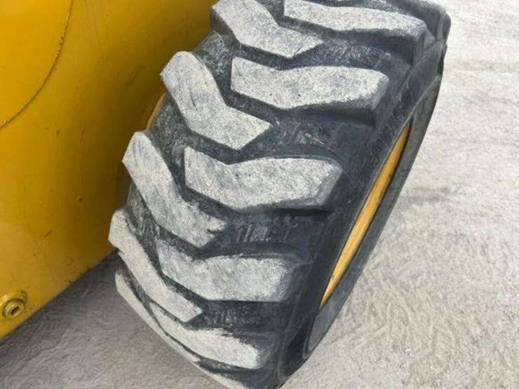 2014-caterpillar-262d-image-56