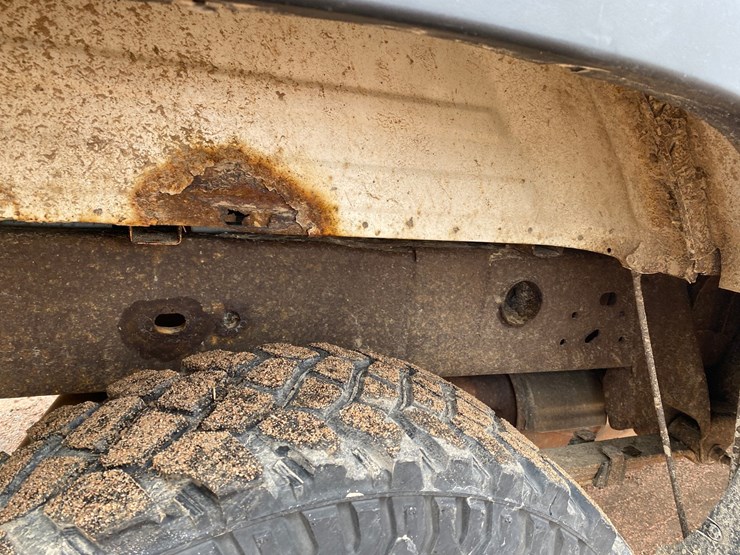 2004-chevrolet-2500-image-28