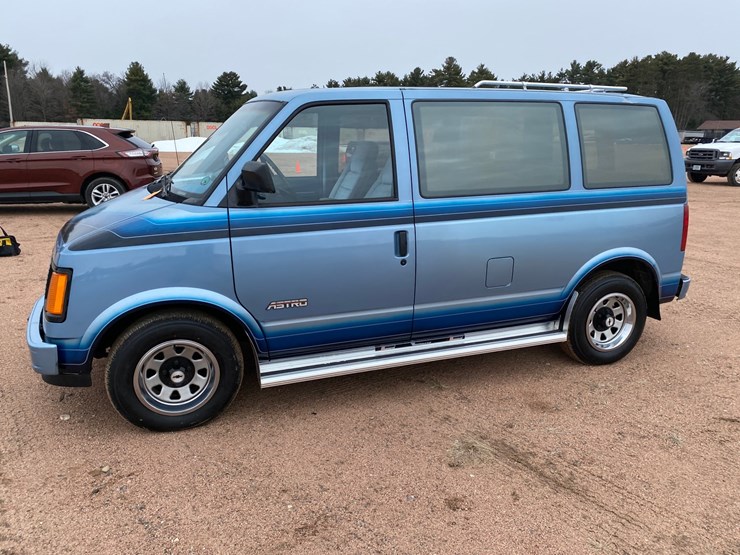 1985-chevrolet-astro-image-11