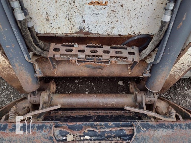 2013-bobcat-t770-image-26