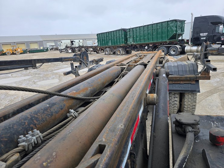 #22589-•-2006-mack-cv713-granite-roll-off-truck-image-66