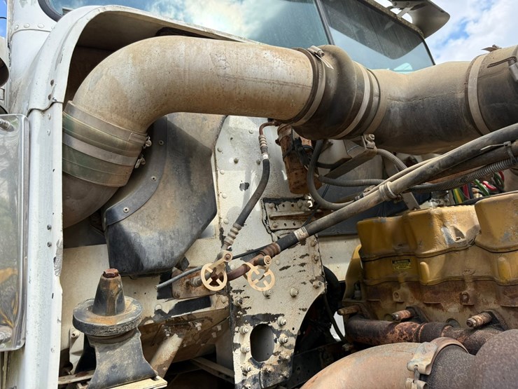 1998-freightliner-108sd-plus-image-47