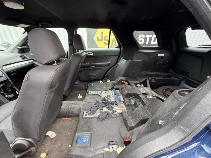 2017-ford-explorer-image-21