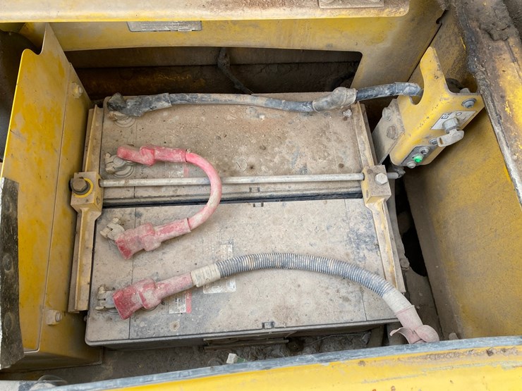 2013-komatsu-pc360-lc-10-image-34