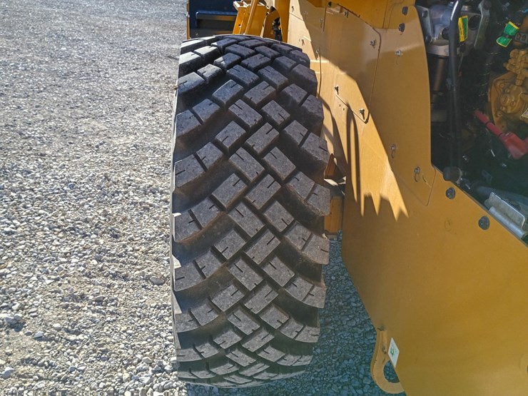 2023-caterpillar-910-image-86