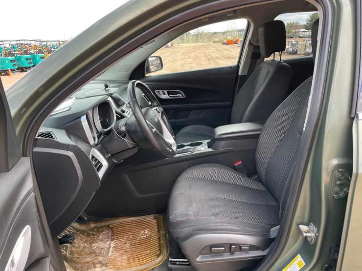 2015-chevrolet-equinox-lt-image-31