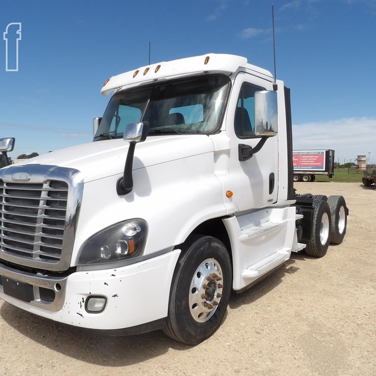 2016 FREIGHTLINER CASCADIA 125