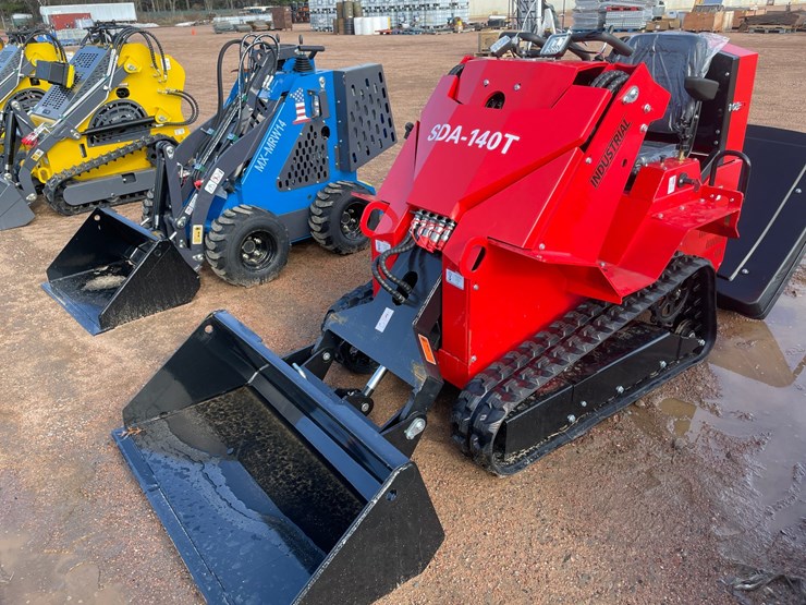 #1156-•-agt-sda-140t-tracked-ride-on-mini-skid-steer-image-1