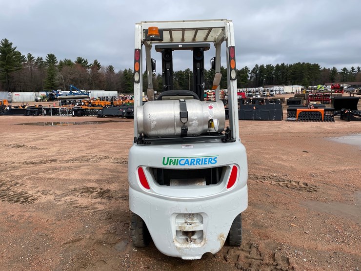 #1165-•-unicarriers-3,450-lbs-lp-forklift-image-4