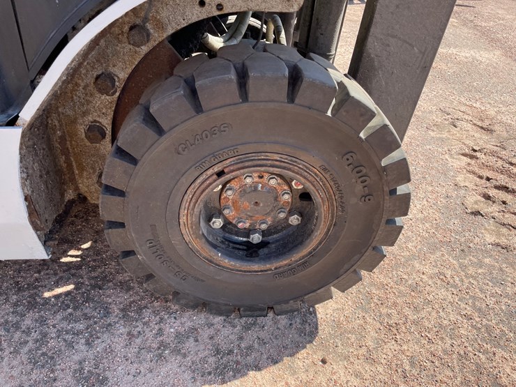 #1136-•-unicarriers-lp-forklift-image-34