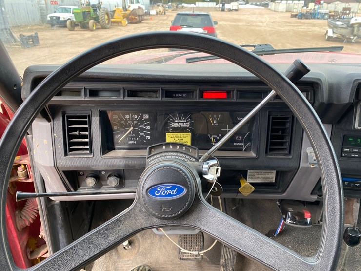 1995-ford-f700-image-38