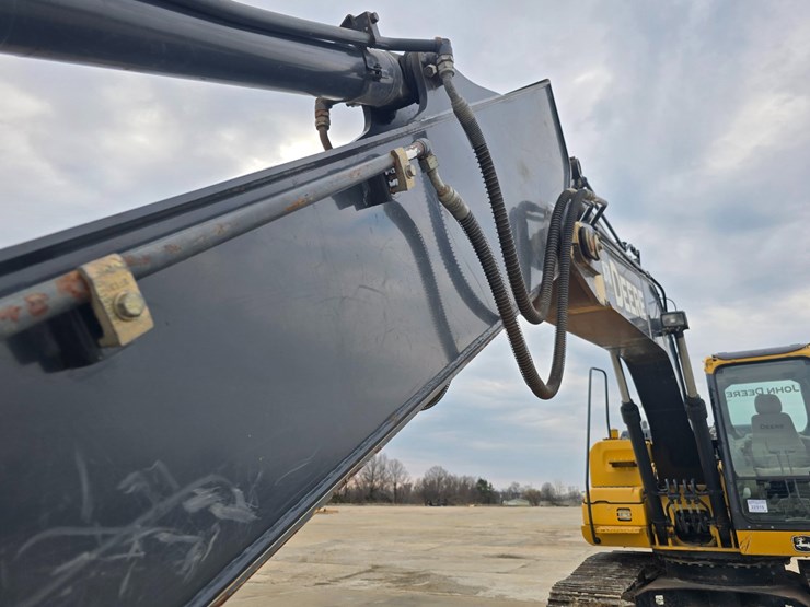 2014-deere-160g-lc-image-22