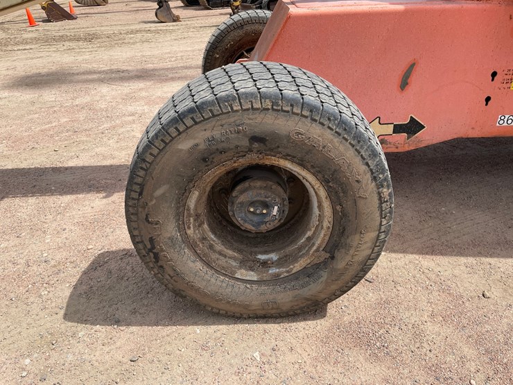 2016-jlg-400s-image-22