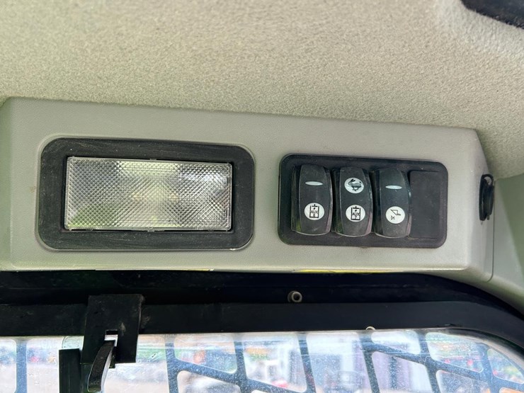 2018-caterpillar-289d-image-26