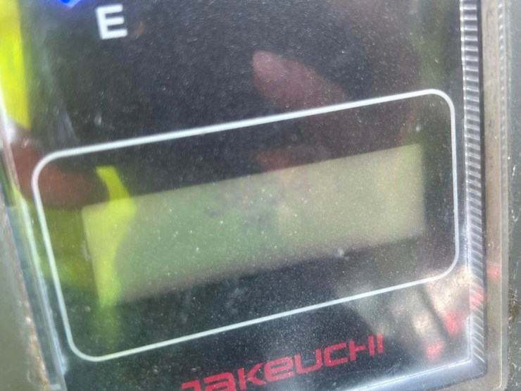 2016-takeuchi-tl8-image-21