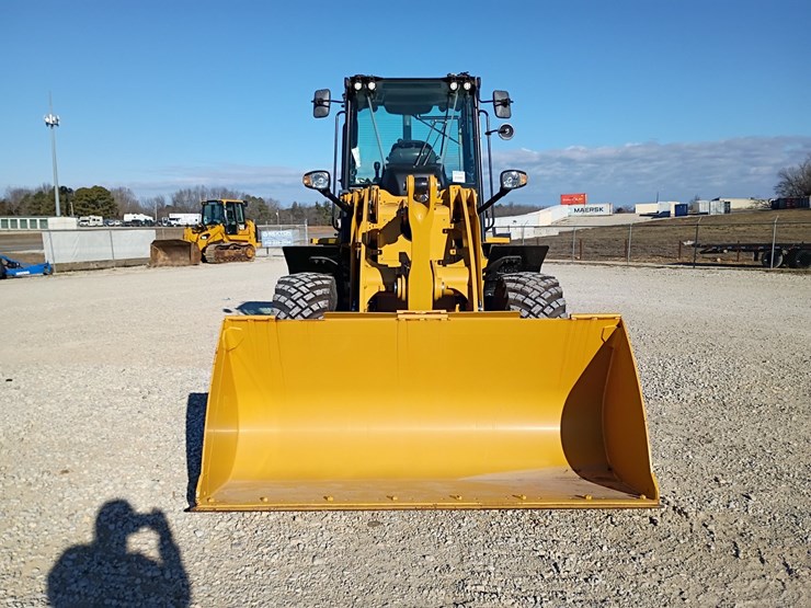 2023-caterpillar-910-image-14