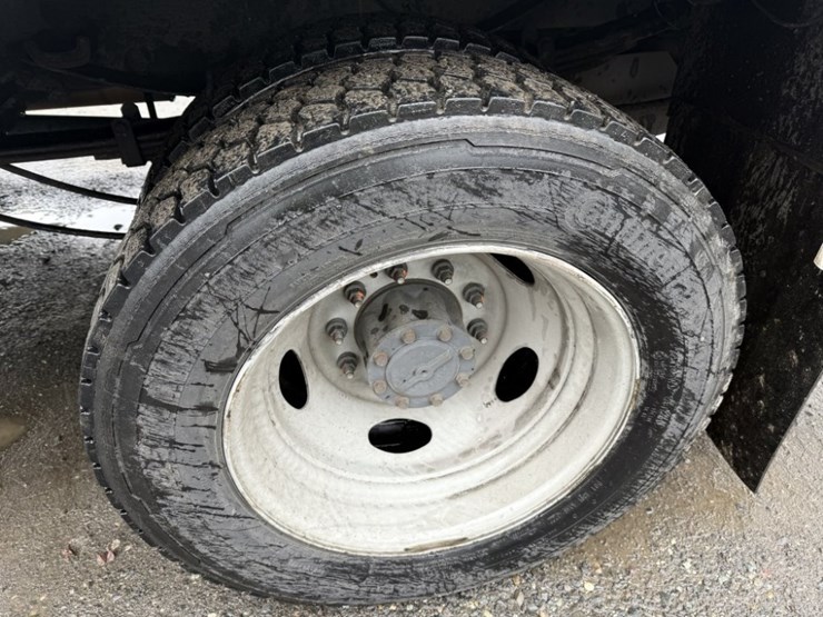 2017-ford-f550-sd-image-18