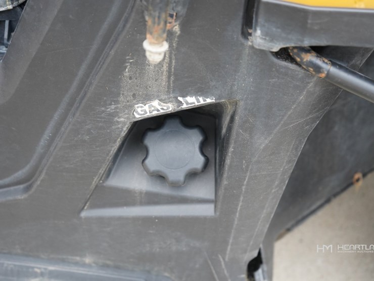 2019-caterpillar-cuv85-utv-image-29