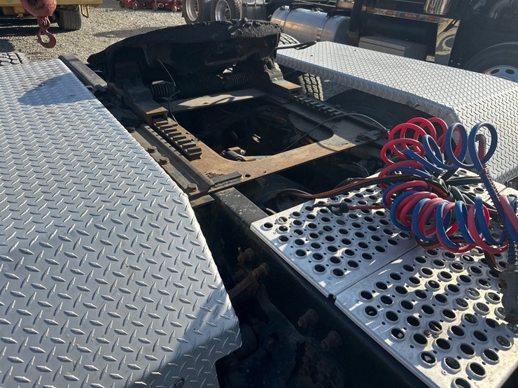 2006-kenworth-w900-image-23