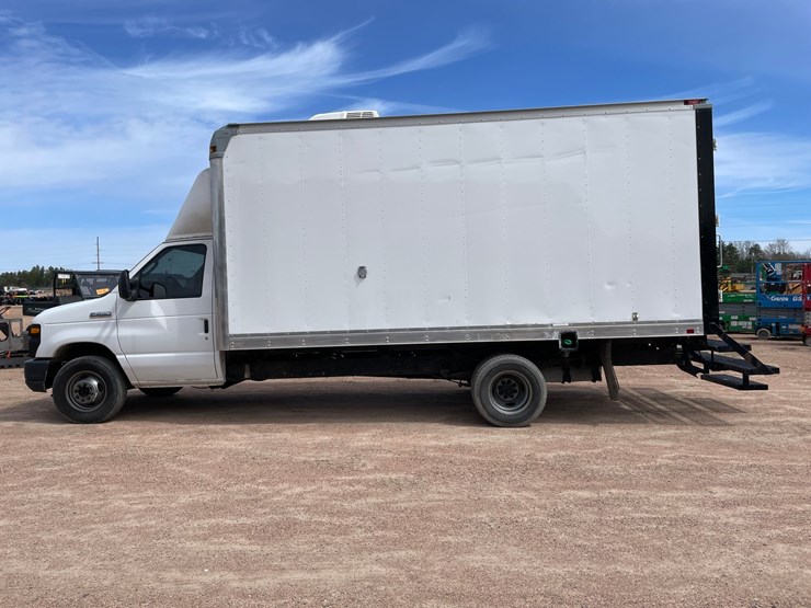 2009-ford-e450-image-8