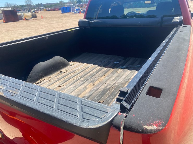 2012-chevrolet-silverado-1500-image-25