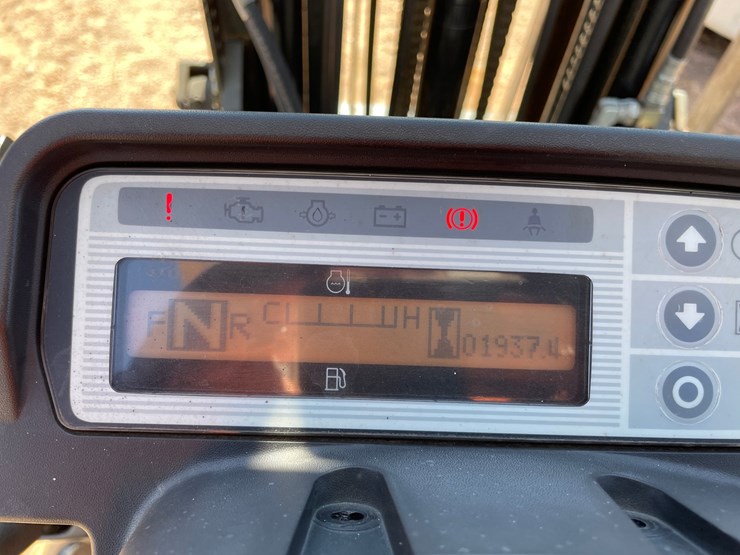 #1134-•-unicarriers-lp-forklift-image-15