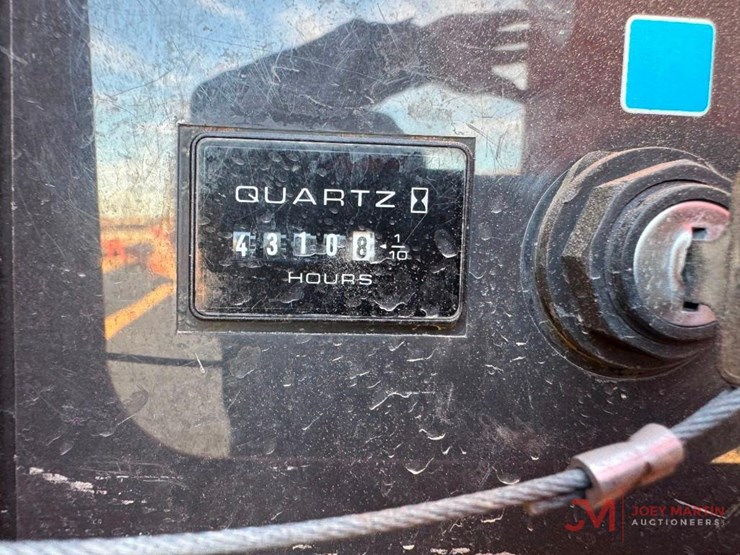 2014-jlg-800aj-image-16