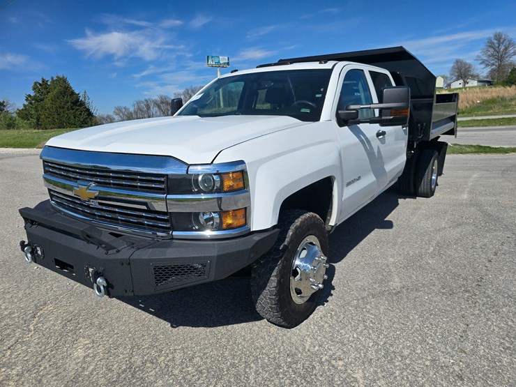 2019-chevrolet-silverado-3500-image-2