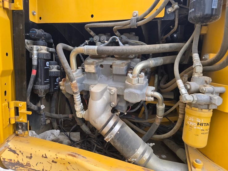 2014-deere-160g-lc-image-58