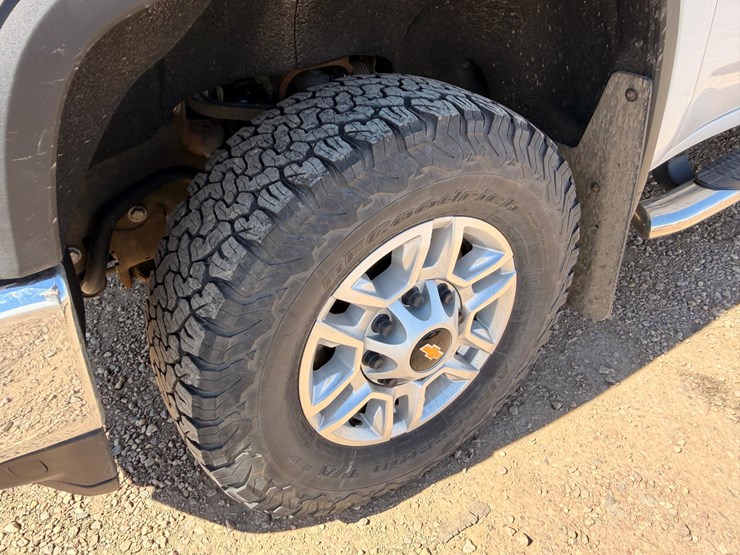 2022-chevrolet-silverado-2500-image-28