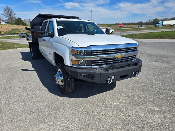 2019-chevrolet-silverado-3500-image-25