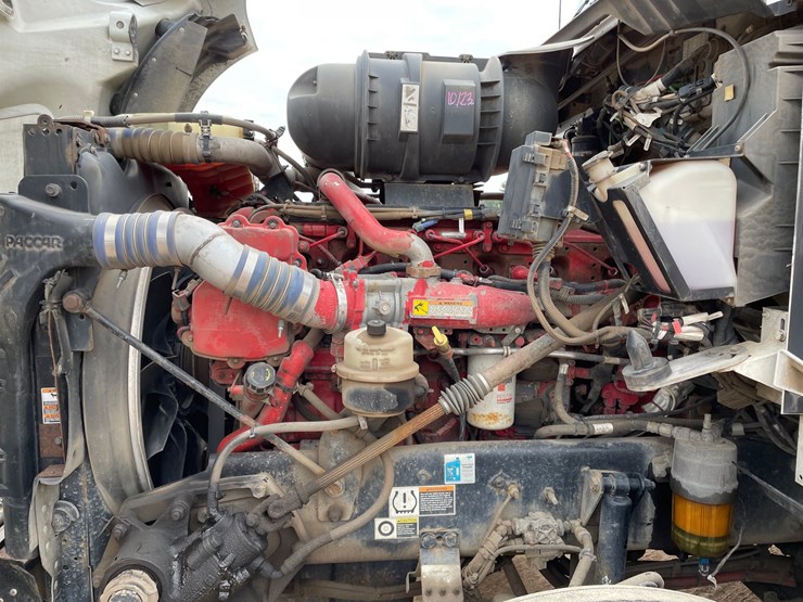 2016-kenworth-t660-image-40