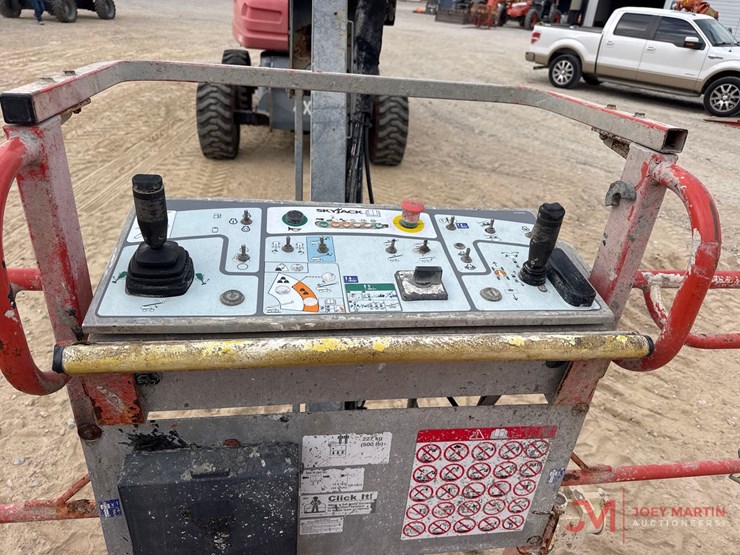 2018-skyjack-sj66t-image-12