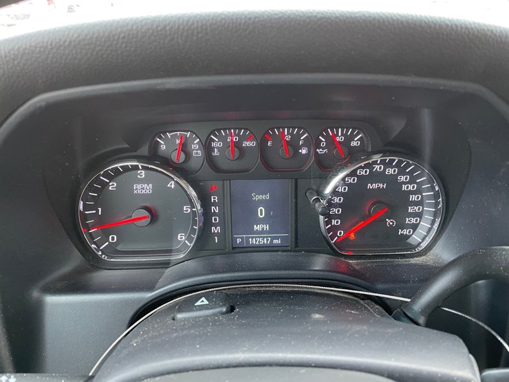 2015-chevrolet-silverado-2500-image-36