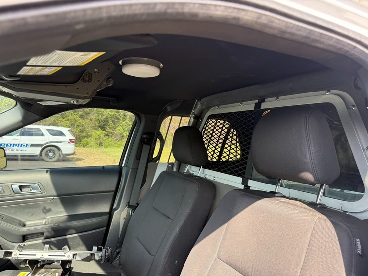 2018-ford-explorer-image-43